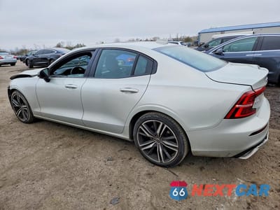 Drugie zdjęcie samochodu z przodu: 2019 VOLVO S60 T5 R-DESIGN VIN:7JR102FM4KG015378 - miniatura