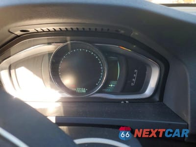 Zdjęcie 9 z 11 samochodu: 2014 VOLVO S60 T5 VIN:YV1612FS3E1291424 - miniatura