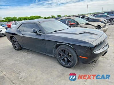 Czwarte zdjęcie samochodu z boku: 2019 DODGE CHALLENGER SXT VIN:2C3CDZAGXKH627857 - miniatura