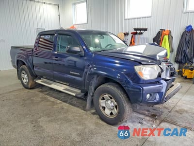 Czwarte zdjęcie samochodu z boku: 2013 TOYOTA TACOMA VIN:3TMLU4EN2DM114808 - miniatura