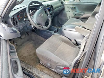 Zdjęcie 8 z 12 samochodu: 2004 TOYOTA TUNDRA ACCESS CAB SR5 VIN:5TBBT441X4S443892 - miniatura