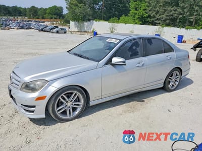 2013 MERCEDES-BENZ C 250 WDDGF4HB1DR273790 - główne zdjęcie licytacji z USA - miniatura