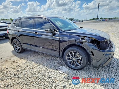 Czwarte zdjęcie samochodu z boku: 2022 VOLKSWAGEN TIGUAN SE VIN:3VV3B7AX8NM163805 - miniatura