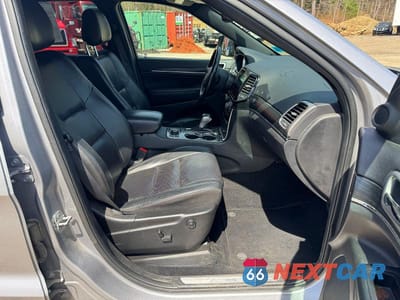 Piąte zdjęcie samochodu w środku: 2019 JEEP GRAND CHEROKEE LIMITED VIN:1C4RJFBG2KC812659 - miniatura