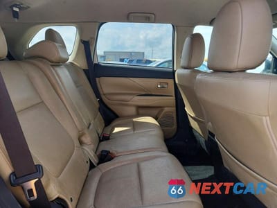 Zdjęcie 11 z 13 samochodu: 2016 MITSUBISHI OUTLANDER SE VIN:JA4AZ3A33GZ033238 - miniatura