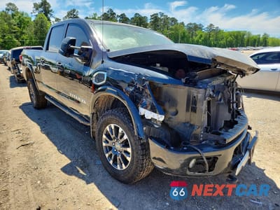Czwarte zdjęcie samochodu z boku: 2018 NISSAN TITAN XD PRO-4X VIN:1N6BA1F46JN517956 - miniatura