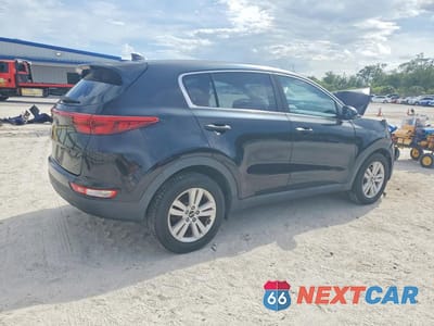 Trzecie zdjęcie samochodu z tyłu: 2017 KIA SPORTAGE LX VIN:KNDPM3AC3H7280304 - miniatura