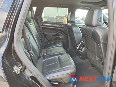 Zdjęcie 10 z 12 samochodu: 2012 PORSCHE CAYENNE VIN:WP1AA2A26CLA05749 - miniatura