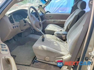 Zdjęcie 7 z 12 samochodu: 2002 TOYOTA TUNDRA SR5 VIN:5TBRN341X2S283707 - miniatura