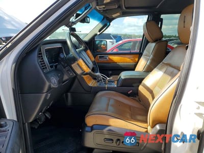 Zdjęcie 7 z 13 samochodu: 2011 LINCOLN NAVIGATOR L VIN:5LMJJ3H55BEJ03691 - miniatura