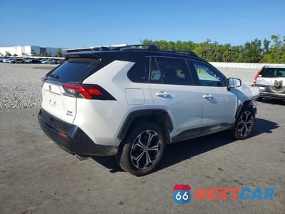 Trzecie zdjęcie samochodu z tyłu: 2025 TOYOTA RAV4 PLUG-IN HYBRID XSE VIN:JTMFB3FV3SD249364 - miniatura