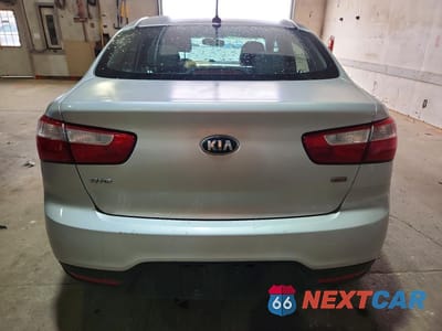 Zdjęcie 6 z 12 samochodu: 2015 KIA RIO LX VIN:KNADM4A32F6485024 - miniatura