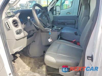 Zdjęcie 7 z 14 samochodu: 2023 FORD E350 REFRIGERATED BOX TRUCK VIN:1FDWE3FK1PDD14762 - miniatura