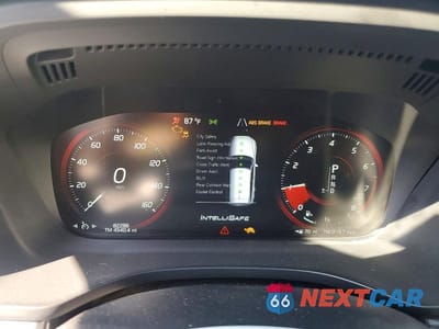Zdjęcie 9 z 12 samochodu: 2020 VOLVO XC60 T5 MOMENTUM VIN:YV4102RK1L1503374 - miniatura