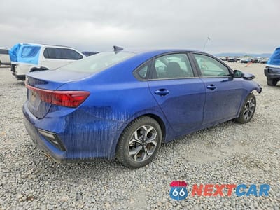 Trzecie zdjęcie samochodu z tyłu: 2019 KIA FORTE LXS VIN:3KPF24AD5KE056099 - miniatura