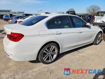 Trzecie zdjęcie samochodu z tyłu: 2018 BMW 330 XI VIN:WBA8D9G54JNU67730 - miniatura