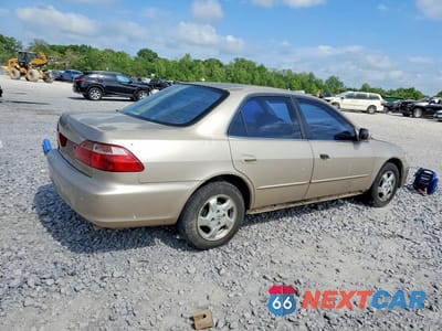 Trzecie zdjęcie samochodu z tyłu: 2000 HONDA ACCORD VIN:1HGCG567XYA073829 - miniatura