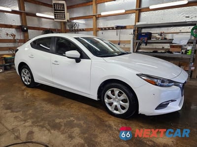 Czwarte zdjęcie samochodu z boku: 2018 MAZDA 3 SPORT VIN:3MZBN1U78JM225933 - miniatura