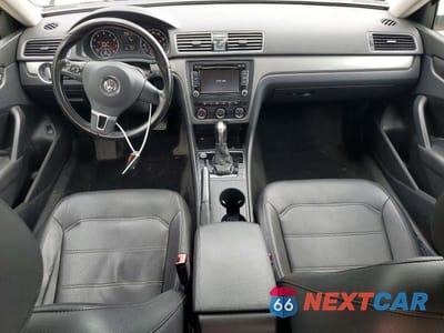 Zdjęcie 8 z 12 samochodu: 2015 VOLKSWAGEN PASSAT S VIN:1VWAT7A36FC112271 - miniatura