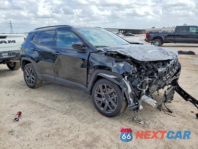 Czwarte zdjęcie samochodu z boku: 2026 JEEP COMPASS LIMITED VIN:3C4NJDCN6TT164958 - miniatura