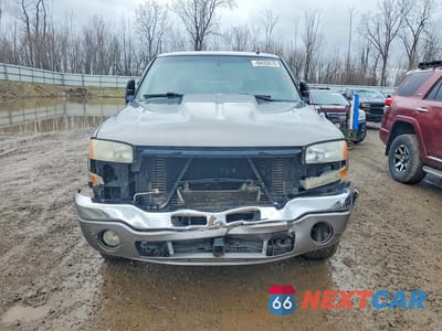 Piąte zdjęcie samochodu w środku: 2007 GMC NEW SIERRA K3500 VIN:1GTHK33D37F153217 - miniatura