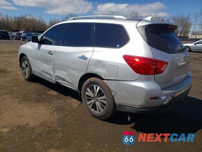 Drugie zdjęcie samochodu z przodu: 2019 NISSAN PATHFINDER S VIN:5N1DR2MM8KC585780 - miniatura