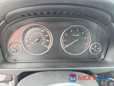 Zdjęcie 9 z 12 samochodu: 2015 BMW X5 XDRIVE35I VIN:5UXKR0C54F0P13528 - miniatura