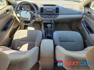 Zdjęcie 8 z 12 samochodu: 2005 TOYOTA CAMRY LE VIN:4T1BE32K35U950763 - miniatura