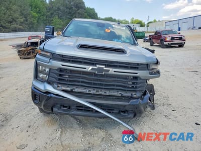 Piąte zdjęcie samochodu w środku: 2024 CHEVROLET SILVERADO K2500 CUSTOM VIN:2GC4YMEY3R1115175 - miniatura