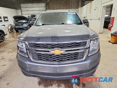 Piąte zdjęcie samochodu w środku: 2019 CHEVROLET SUBURBAN LT 4WD 5.3L V8 VIN:1GNSKHKC3KR139912 - miniatura