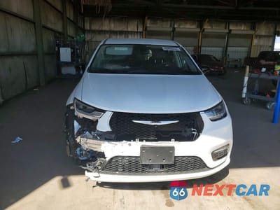 Piąte zdjęcie samochodu w środku: 2024 CHRYSLER PACIFICA TOURING L VIN:2C4RC1BG3RR112809 - miniatura