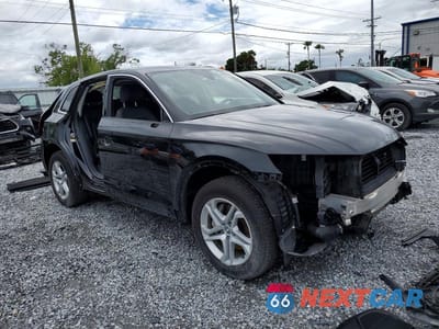 Czwarte zdjęcie samochodu z boku: 2019 AUDI Q5 PREMIUM VIN:WA1ANAFY5K2098971 - miniatura