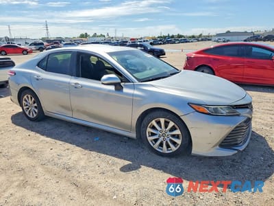 Czwarte zdjęcie samochodu z boku: 2018 TOYOTA CAMRY LE VIN:4T1B11HKXJU501453 - miniatura