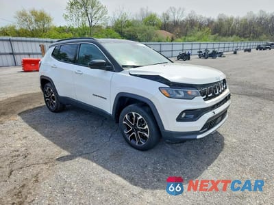 Czwarte zdjęcie samochodu z boku: 2023 JEEP COMPASS LIMITED VIN:3C4NJDCN8PT542719 - miniatura