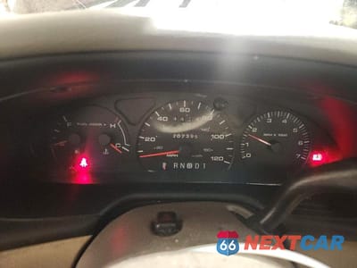 Zdjęcie 9 z 11 samochodu: 2001 FORD TAURUS SE VIN:1FAFP53U61G212465 - miniatura