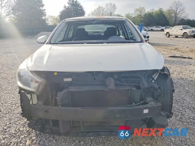 Piąte zdjęcie samochodu w środku: 2018 KIA RIO S VIN:3KPA24AB5JE114820 - miniatura