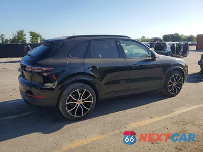 Trzecie zdjęcie samochodu z tyłu: 2023 PORSCHE CAYENNE BASE VIN:WP1AA2AY4PDA05561 - miniatura