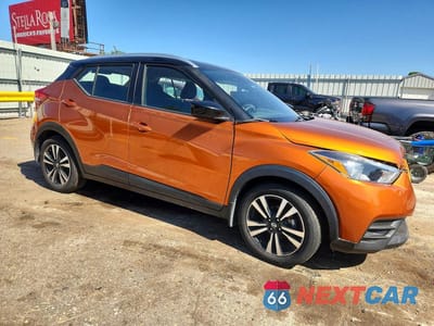 Czwarte zdjęcie samochodu z boku: 2018 NISSAN KICKS SV VIN:3N1CP5CU5JL528838 - miniatura