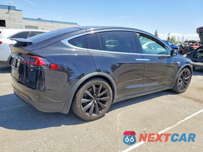 Trzecie zdjęcie samochodu z tyłu: 2016 TESLA MODEL X VIN:5YJXCBE28GF021332 - miniatura