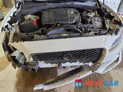 Zdjęcie 12 z 13 samochodu: 2018 JAGUAR F-PACE PREMIUM VIN:SADCJ2GX3JA238188 - miniatura