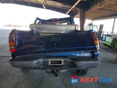 Zdjęcie 6 z 12 samochodu: 2003 GMC SIERRA K2500 HEAVY DUTY VIN:1GTHK231X3F192350 - miniatura