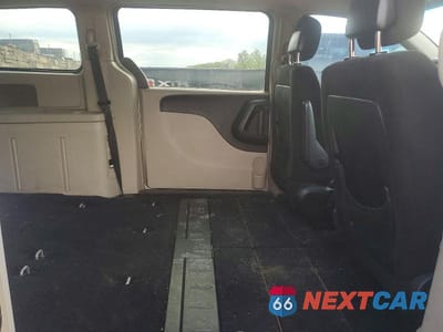 Zdjęcie 11 z 12 samochodu: 2012 DODGE GRAND CARAVAN CREW VIN:2C4RDGDGXCR314440 - miniatura