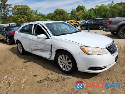 Czwarte zdjęcie samochodu z boku: 2011 CHRYSLER 200 TOURING VIN:1C3BC1FBXBN581371 - miniatura