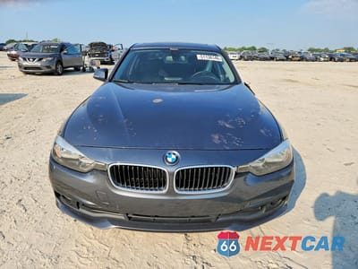 Piąte zdjęcie samochodu w środku: 2016 BMW 320 XI VIN:WBA8E5G56GNU22111 - miniatura