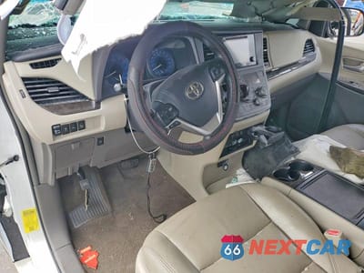 Zdjęcie 8 z 13 samochodu: 2016 TOYOTA SIENNA XLE PREMIUM 8-PASSENGER VIN:5TDYK3DC4GS726681 - miniatura
