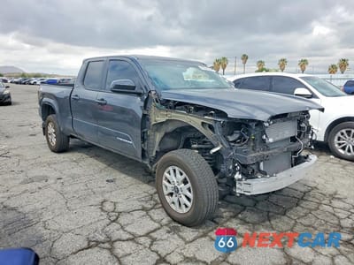 Czwarte zdjęcie samochodu z boku: 2025 TOYOTA TACOMA SR5 VIN:3TMKB5FN2SM052541 - miniatura
