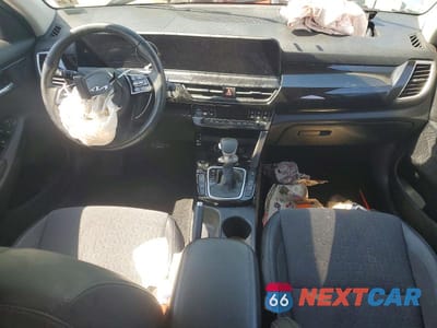 Zdjęcie 8 z 13 samochodu: 2024 KIA SELTOS S VIN:KNDEUCAA9R7580260 - miniatura