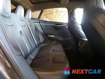 Zdjęcie 10 z 12 samochodu: 2016 TESLA MODEL S VIN:5YJSA1E44GF158912 - miniatura
