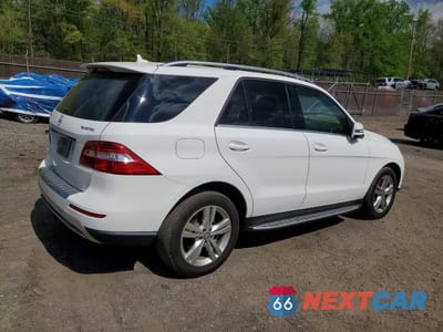 Trzecie zdjęcie samochodu z tyłu: 2015 MERCEDES-BENZ ML 250 BLUETEC VIN:4JGDA0EB4FA498548 - miniatura