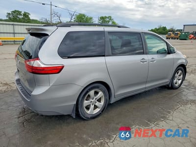 Trzecie zdjęcie samochodu z tyłu: 2017 TOYOTA SIENNA LE VIN:5TDKZ3DC0HS890335 - miniatura